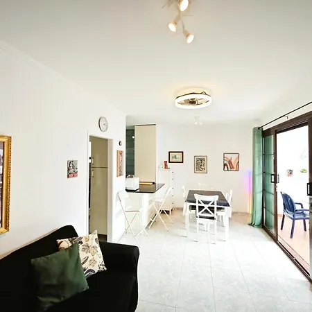 El Pisito La Dolce Holiday home